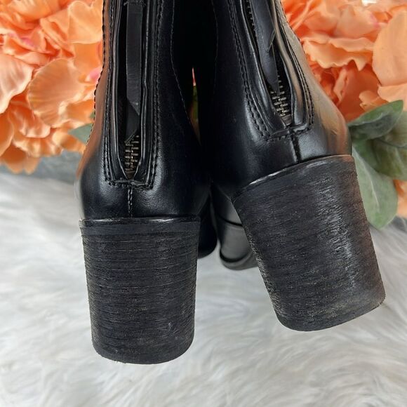Madewell Ames Leather Ankle Bootie - Picture 6 of 11